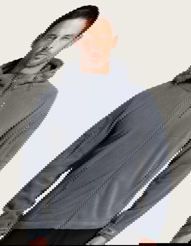 Hoodies & Sweatshirts