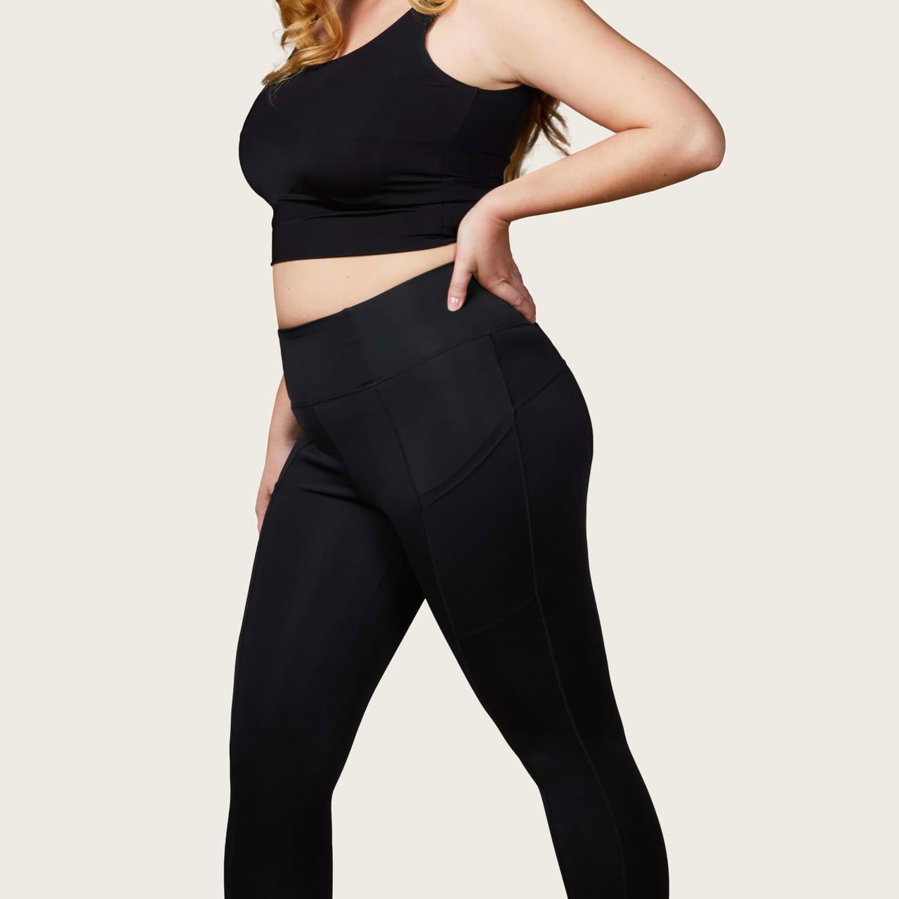 スパッツ・レギンス COURREGES Women Leggings 125JPA300PA00439999 Black Courreges Capri Leggings - Black - Women | 125JPA300PA00439999